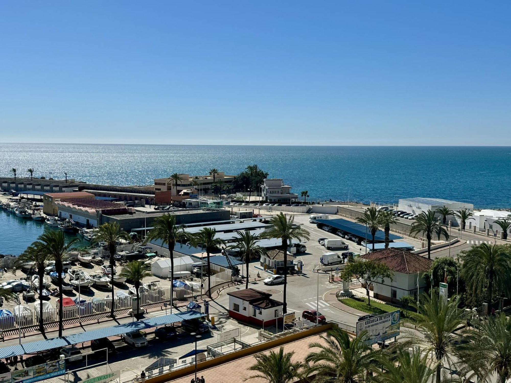 Beachfront Apartment With Terrace And Seaviews Fuengirola Exterior photo